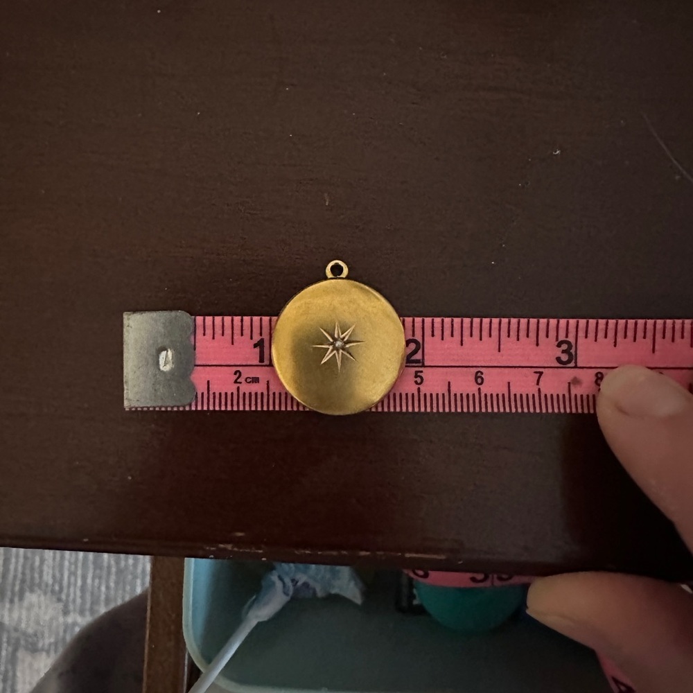 Vintage gold filled star locket - Picture 10 of 11